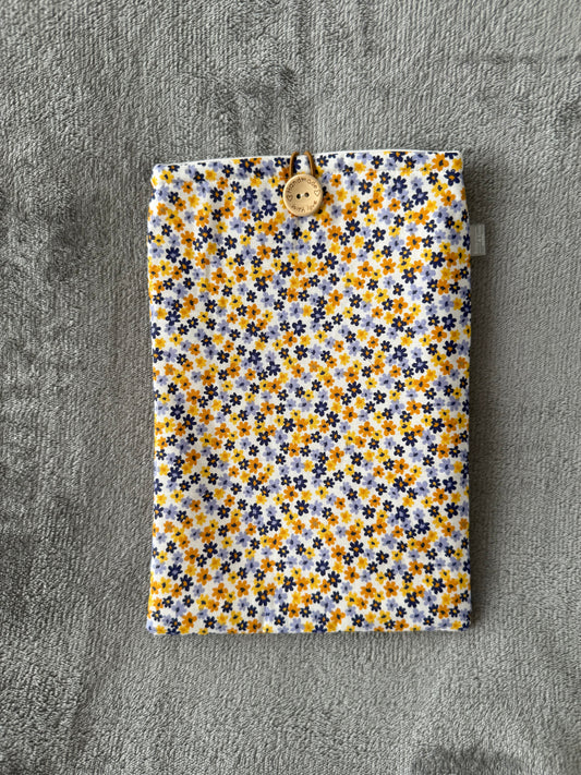 Summer Petals | Book sleeve