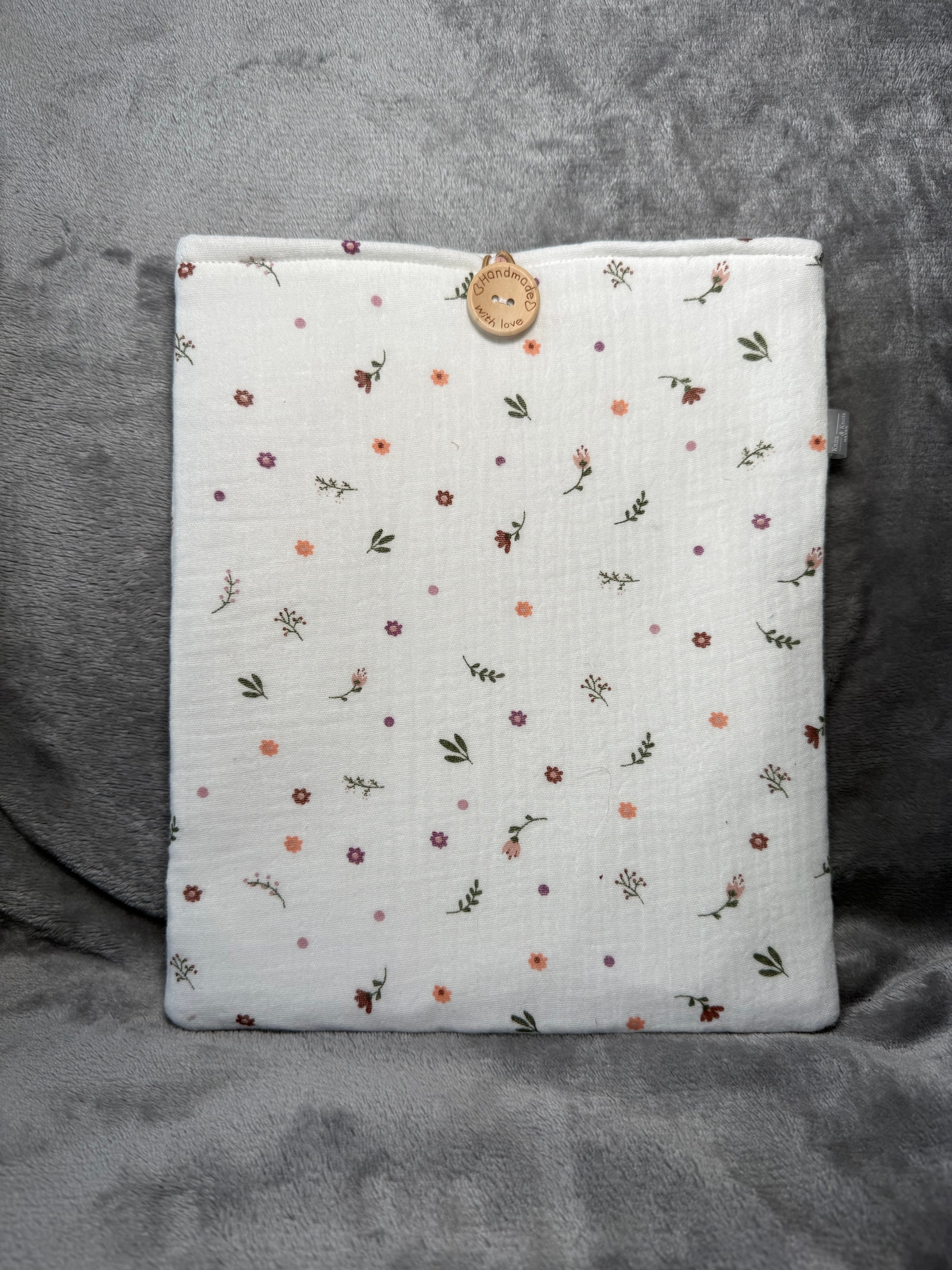 Wildflower| Book sleeve