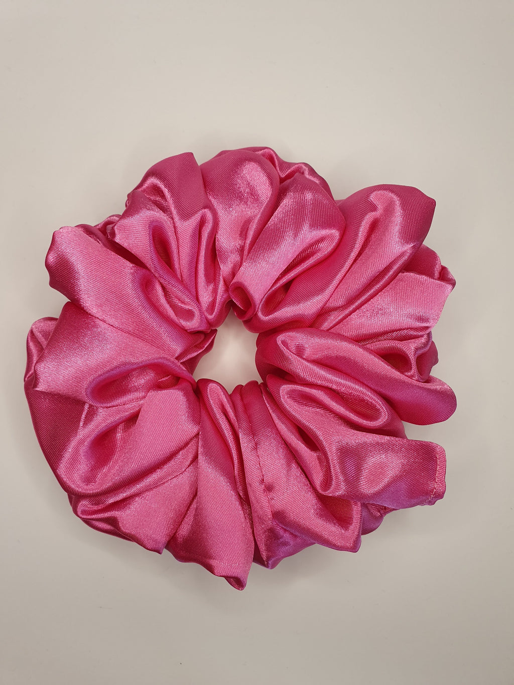 Evee| Satin Scrunchie Pink