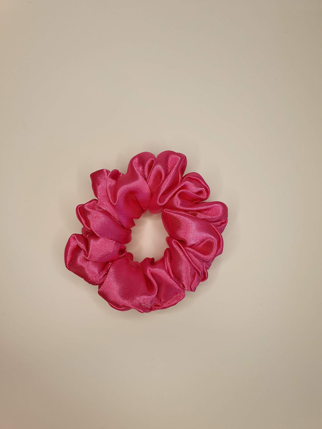 Evee| Satin Scrunchie Pink