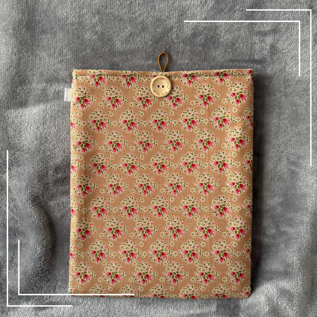 Tiny Tulip | Book sleeve