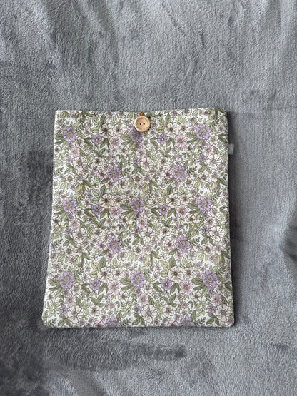 Cottage Core | Book sleeve