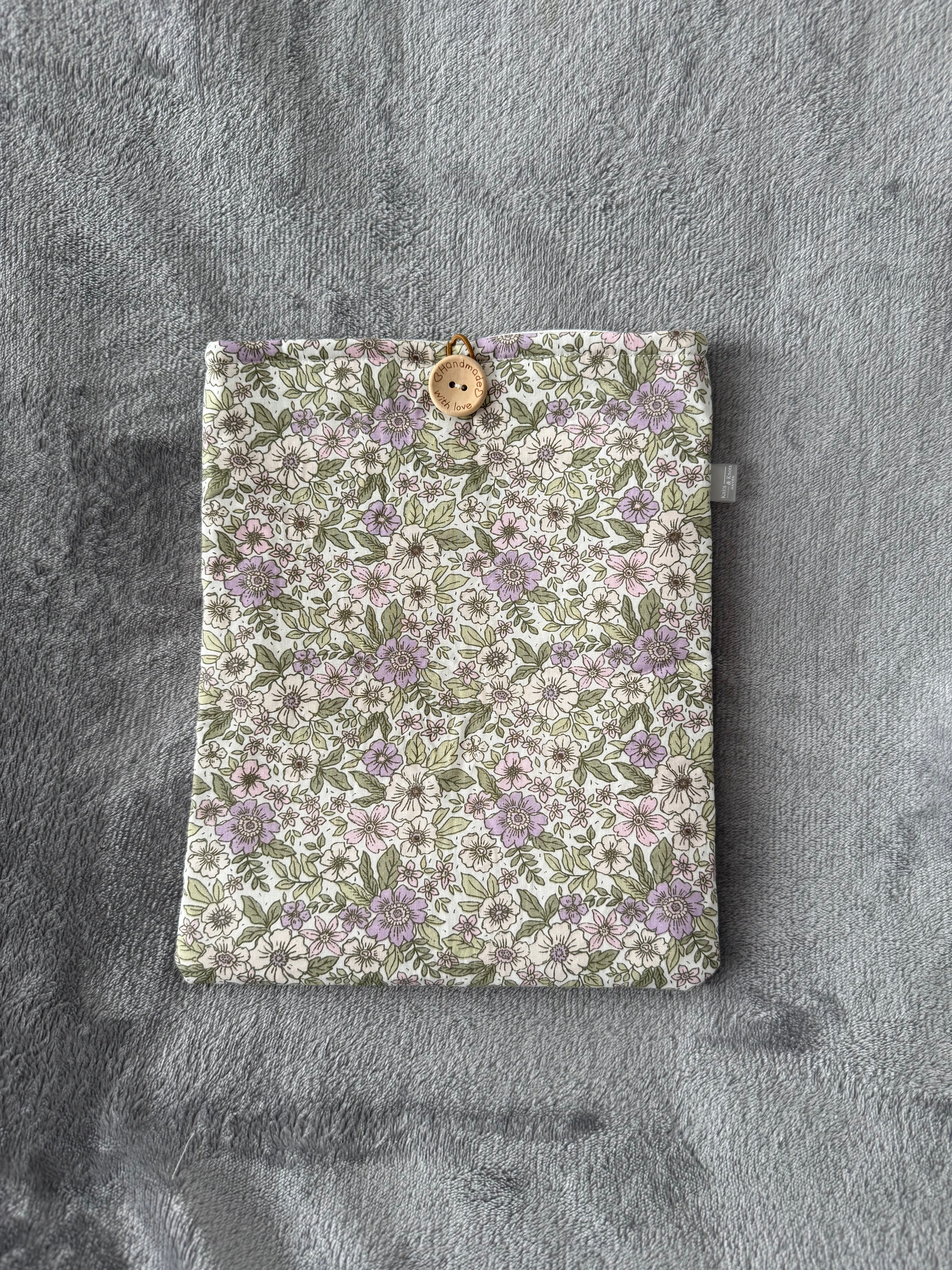 Cottage Core | Book sleeve