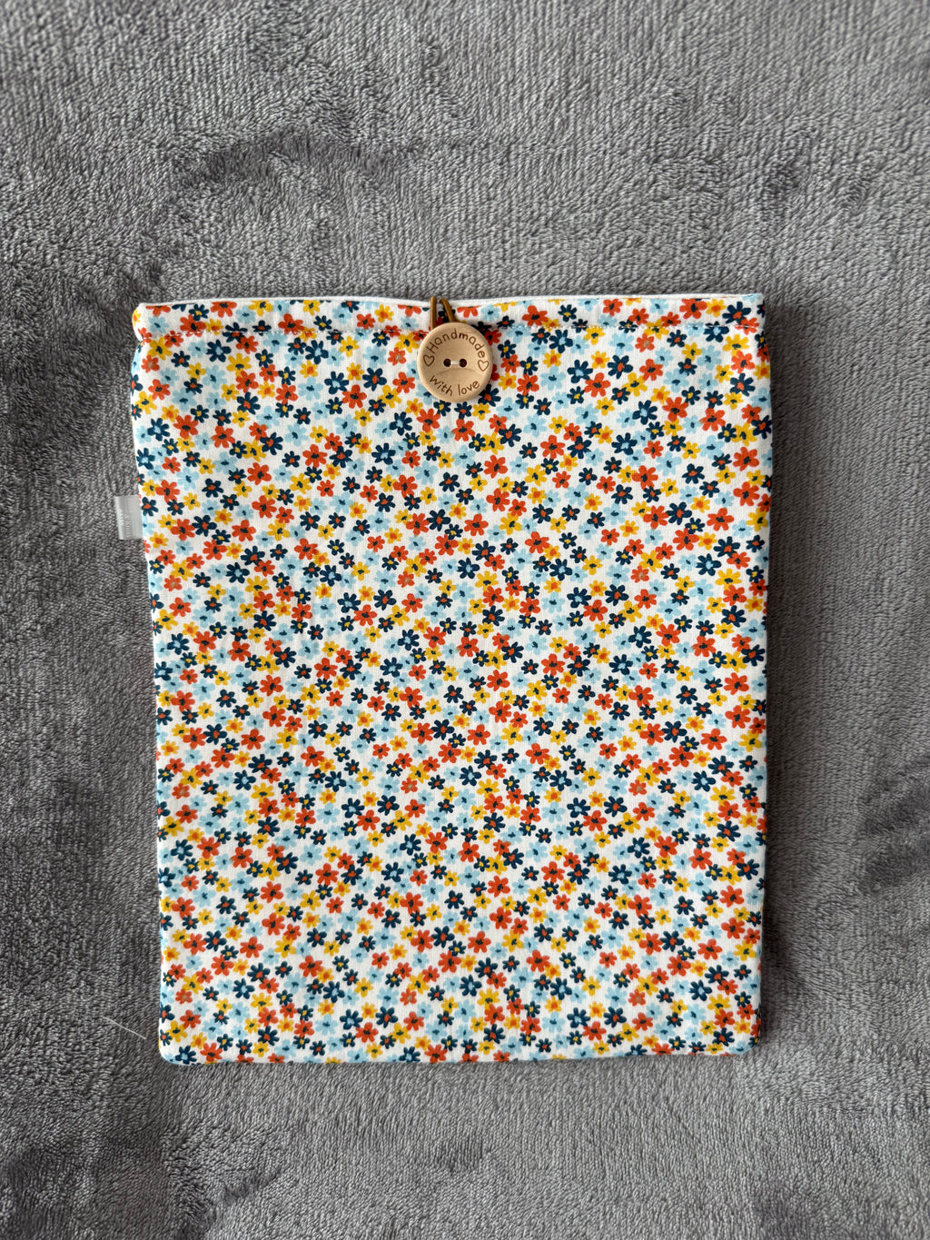 Tiny Bloom | Book sleeve