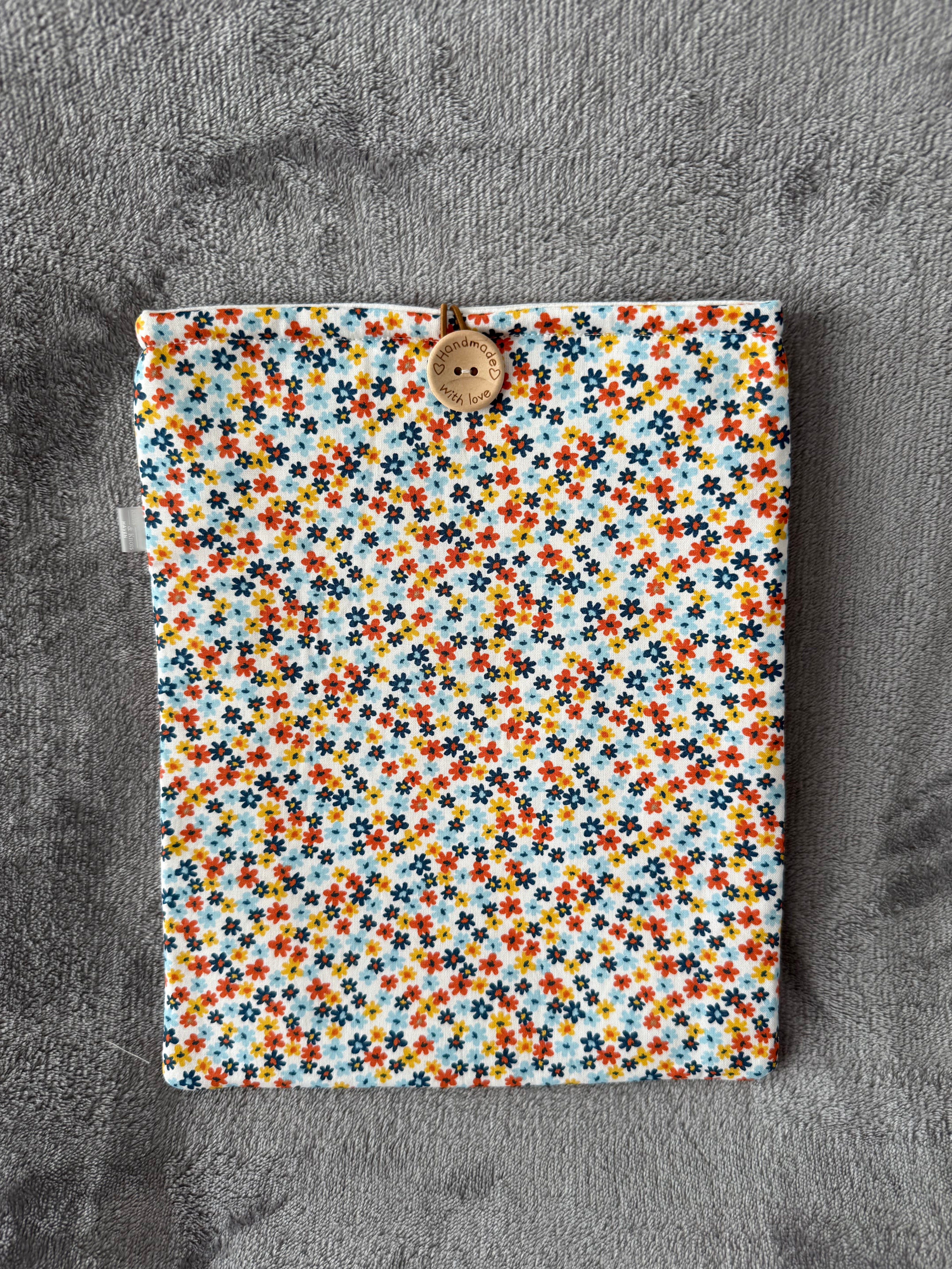 Tiny Bloom | Book sleeve