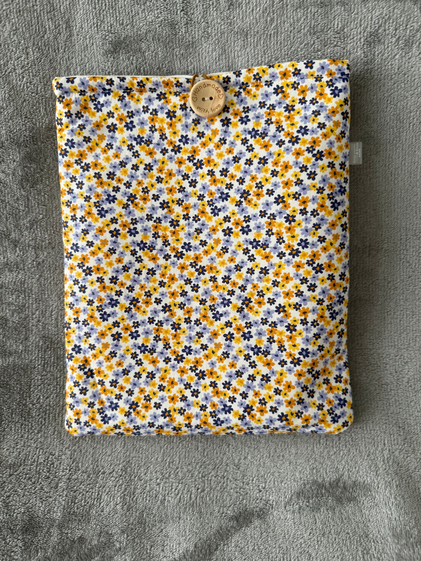 Summer Petals | Book sleeve