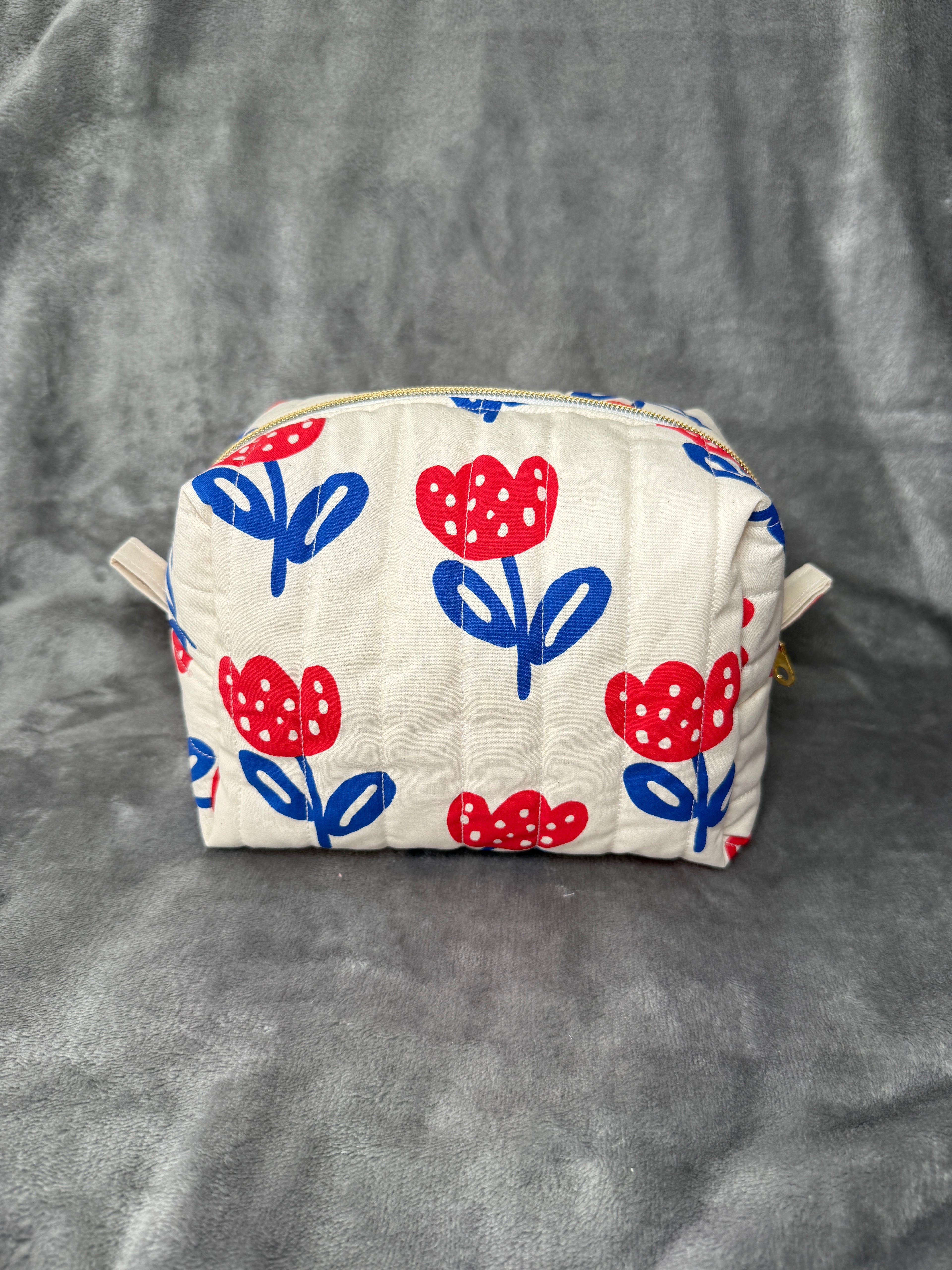 Beauty of Leo | Water resistant cosmetic pouch | Make-up Bag